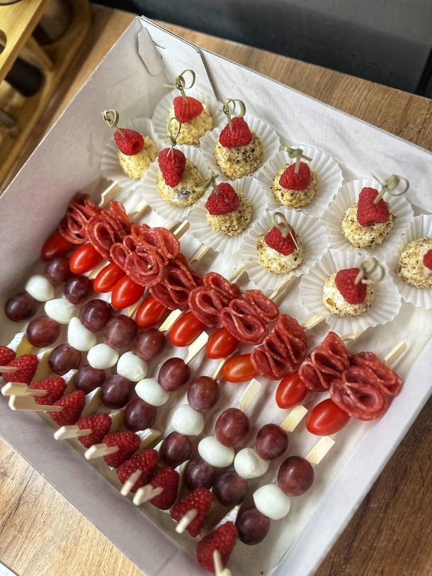 Микс канапе & сырные шарики