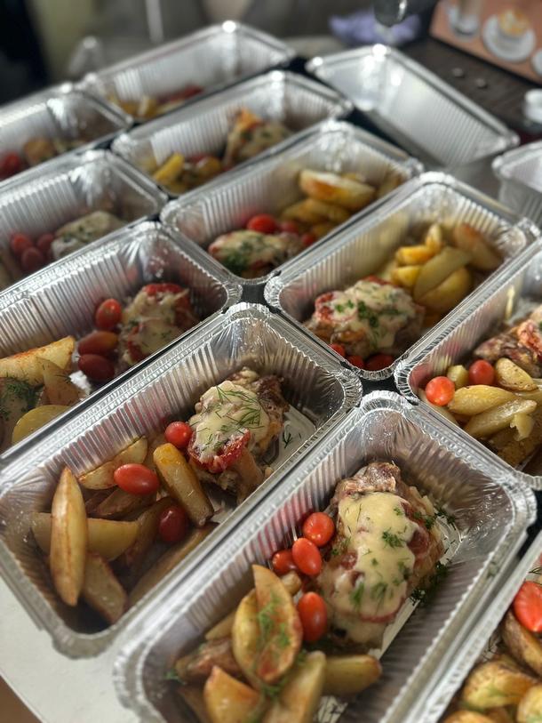 Свиная отбивная с картофельными дольками