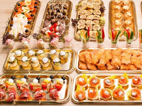 Аппетитный фуршетный сет с горячими закусками на 7-10 персон в Липецке