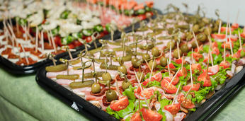 Вкуснейший фуршетный сет с горячими закусками на 25-30 персон