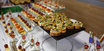 Сытное фуршетное меню к празднику на 40 персон